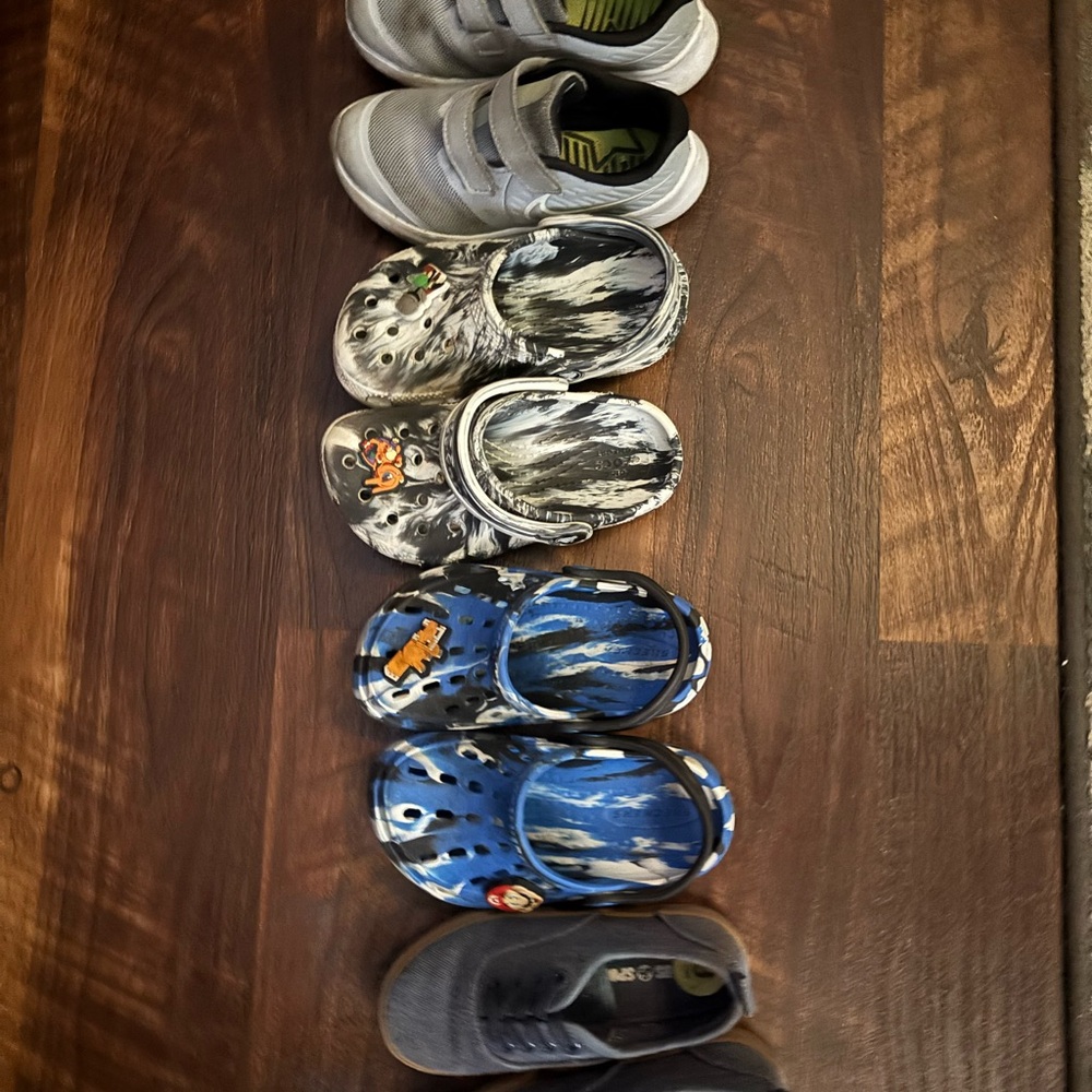 CROCS Tie-Dye Blue and Black Kids Clogs